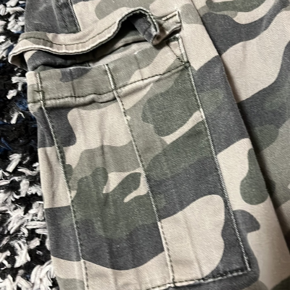Cargo pants - Picture 2 of 3
